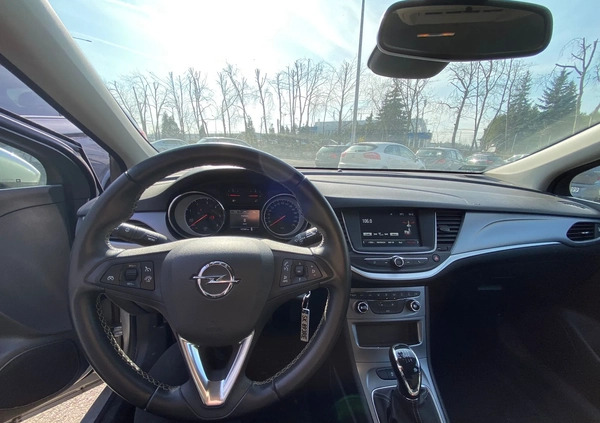 Opel Astra cena 27000 przebieg: 122500, rok produkcji 2019 z Łazy małe 154